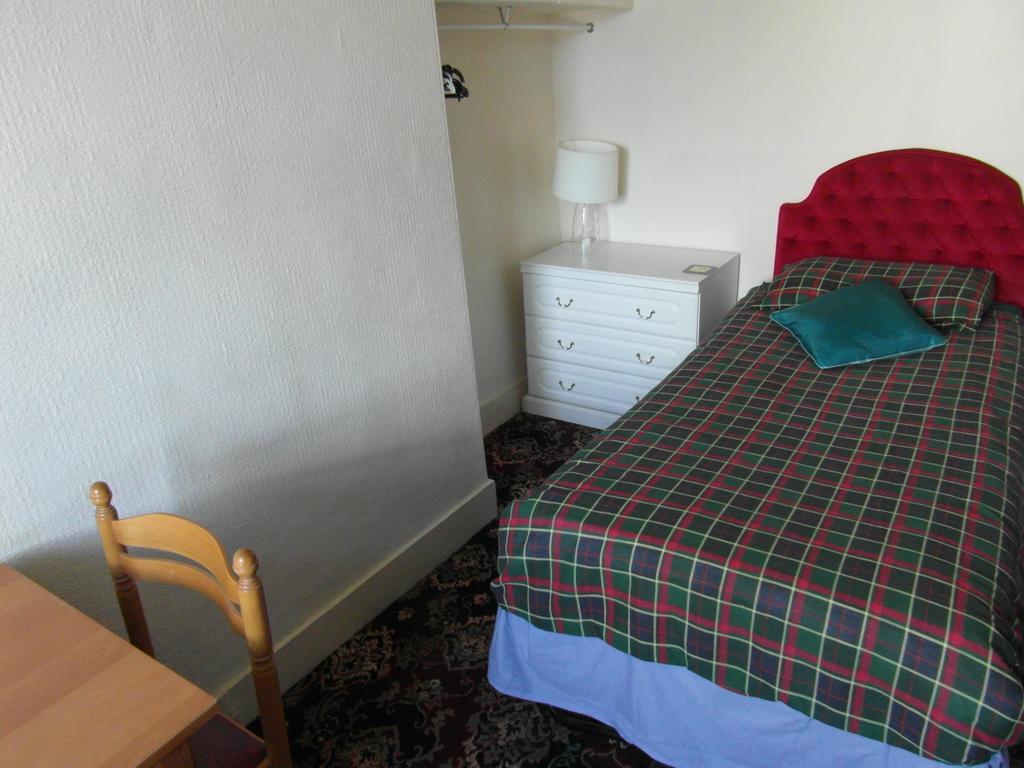 Abacus Central Guest House Aberdeen Bagian luar foto
