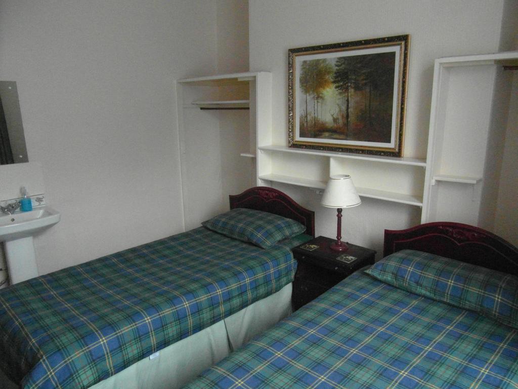 Abacus Central Guest House Aberdeen Bagian luar foto