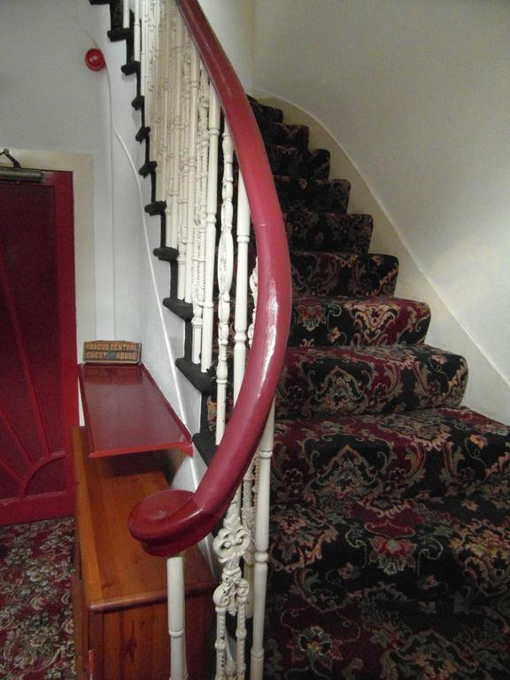 Abacus Central Guest House Aberdeen Bagian luar foto